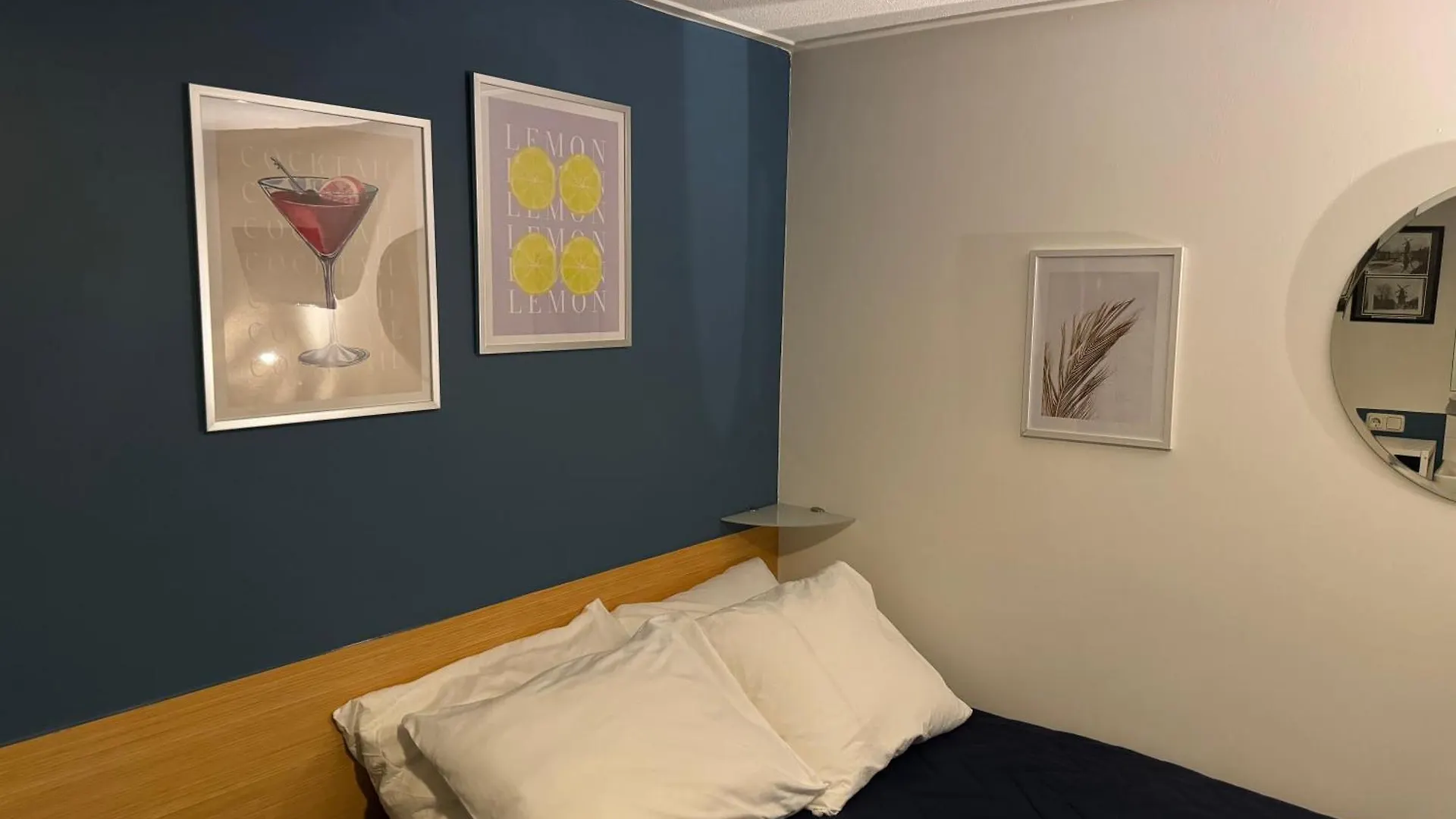 Peaceful Room On A Houseboat In The City Centre Amsterdam Bed & Breakfast